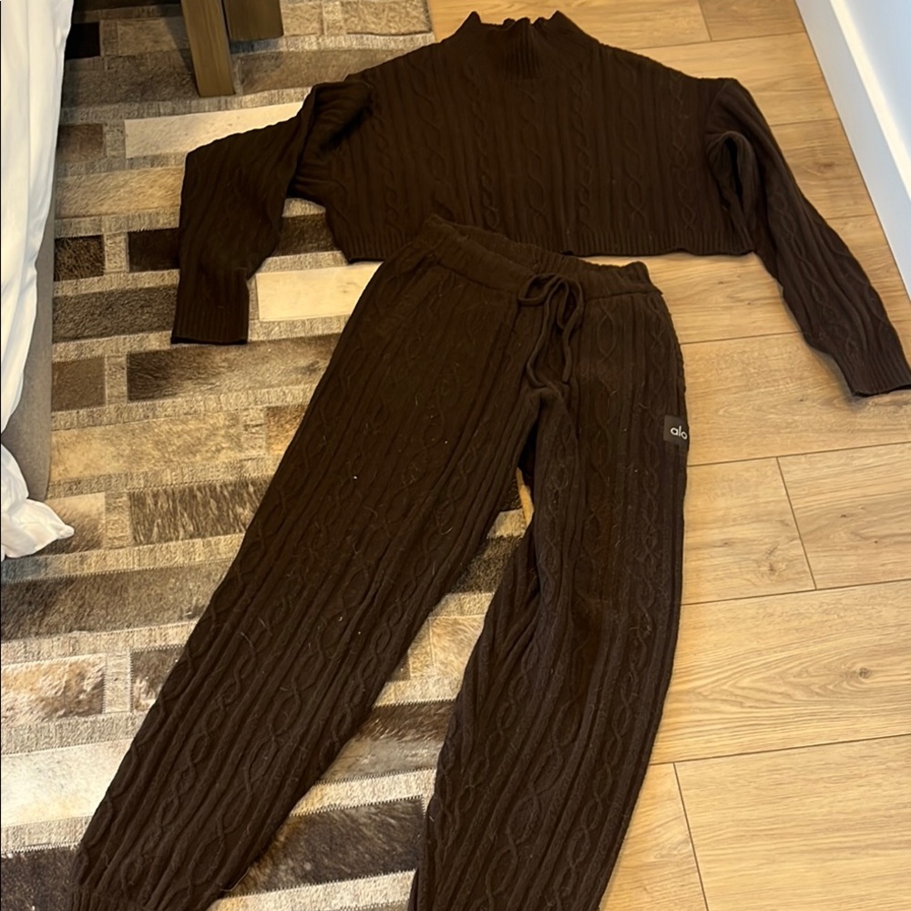 ALO Yoga Brown Ribbed Track Pants High-Waisted